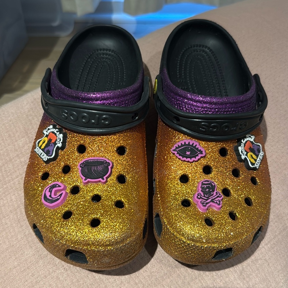 Hocus Pocus Crocs Men’s 6/Women’s 8